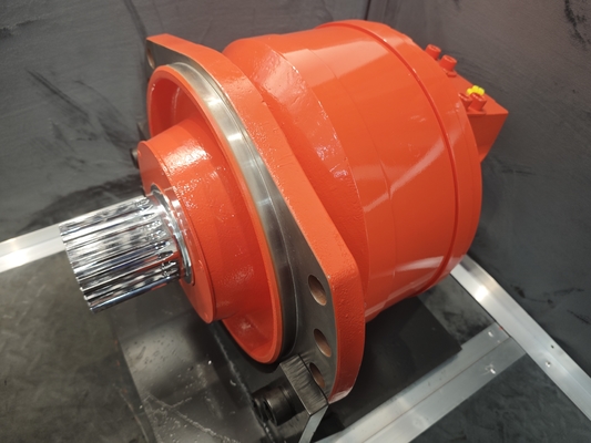 Le moteur à piston hydraulique POCLAIN MS à une vitesse nominale comprise entre 100 et 125 r/min